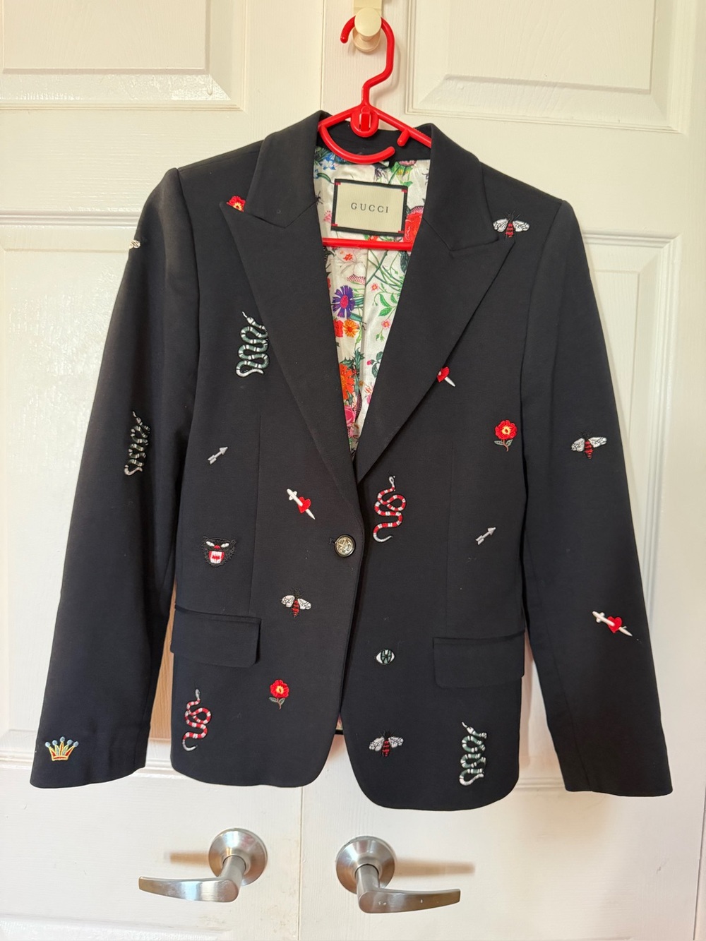 Gucci Floral-Lined navy
Jacket with Cream Interior
